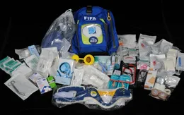 Túi đồ cấp cứu của bác sĩ tại World Cup có những gì?