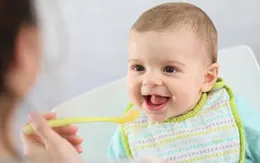 Cẩn trọng khi cho trẻ ăn dặm