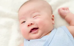 Tại sao trẻ sơ sinh hầu như không chớp mắt?