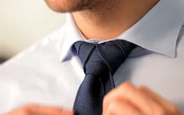 Đeo cà vạt làm giảm hiệu suất làm việc của nam giới