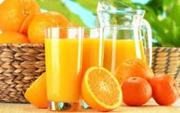 Ngăn ngừa nguy cơ mùa lòa nhờ một trái cam mỗi ngày