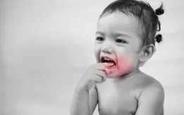 Tai sao lại bị đau khi mọc răng?