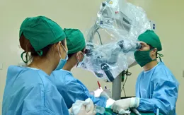 Lấy khối u não vùng trán cho bệnh nhân cao tuổi