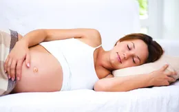Tại sao các bà bầu thường nằm nghiêng bên trái
