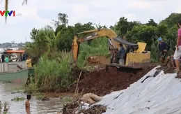 Vỡ đê bao và sạt lở gây thiệt hại nặng tại một số tỉnh ĐBSCL