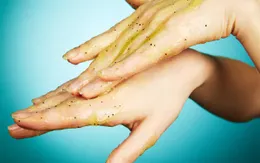4 cách để làn da tay mềm mịn nhờ nguyên liệu tại nhà