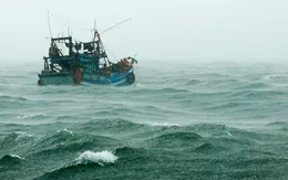 Nỗ lực tìm kiếm 6 ngư dân mất tích nhiều ngày