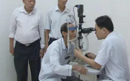 Hà Tĩnh: Khám sàng lọc các bệnh về mắt cho người cao tuổi