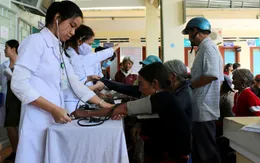 Khám, chữa bệnh miễn phí cho các gia đình chính sách tại Kông Chro, Gia Lai