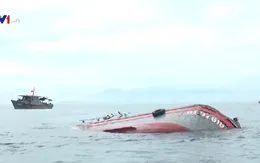 Tàu hàng đâm chìm tàu cá, 15 ngư dân được cứu sống