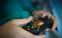 Chơi game trên điện thoại, máy tính nhiều gây rối loạn tâm thần
