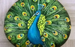 Bức tranh trên đá cuội sống động như thật của chàng trai Thái Bình