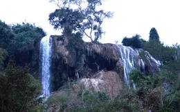 Thác nước cao 120m đẹp đến mê hồn ở xứ Nghệ