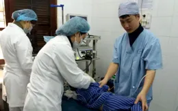 Lạng Sơn: Gắp vòng kim loại trong thực quản bé 4 tuổi