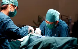 Người phụ nữ suýt chết vì lách vỡ máu chảy ngập ổ bụng