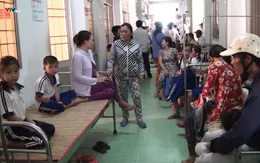 Cà Mau: 45 em học sinh nhập viện sau khi súc miệng bằng fluor đã xuất viện