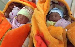 Hoàn cảnh đáng thương của hai bé sinh đôi mẹ tử vong sau sinh