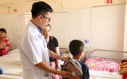 Ngỡ ngàng khi con mắc  tiểu đường - Đừng nghĩ đây là bệnh của người lớn