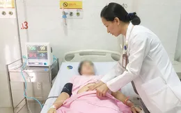 Gần 2.000ml máu ngập ổ bụng do thai ngoài tử cung vỡ