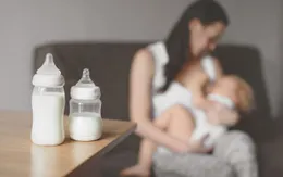 Phát hiện chất kháng khuẩn trong sữa mẹ