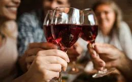 Trẻ bị khuyết tật tim nếu cha mẹ nghiện rượu