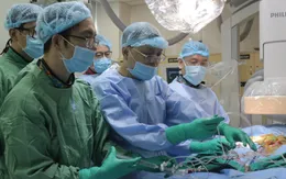 Bệnh viện công đầu tiên làm chủ kỹ thuật thay van động mạch chủ qua da