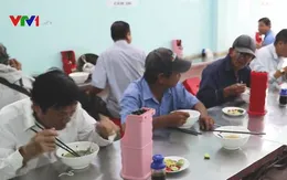 Ấm lòng quán cơm Nụ cười, 1.000 đồng 1 tô bún bò