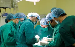 Ngỡ ngàng: Bé trai mới 3 tuổi đã mắc ung thư tuyến giáp thể tủy di căn