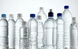 Chặng đường dài tìm "ứng cử viên" thay thế chai nhựa