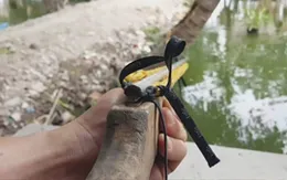 Thanh tre ở súng tự chế dội ngược chọc thủng mắt, xuyên sọ bé trai