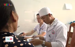 Hàng loạt bác sĩ bệnh viện công nghỉ việc