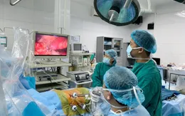 Người mẹ trao sự sống lần 2 cho con trai bị suy thận giai đoạn cuối