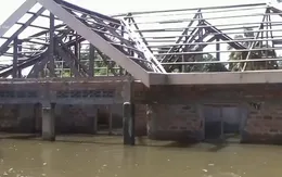 Hàng chục ngàn người Congo kẹt trong lụt ngập tới mái nhà