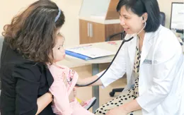 Tư vấn trực tuyến: Cách phòng và điều trị bệnh hô hấp ở trẻ lúc giao mùa