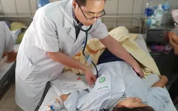 Cứu sống hai mẹ con sản phụ bị dị dạng mạch thận hiếm gặp