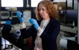 Phát triển công nghệ mới truyền thuốc trực tiếp vào não cho bệnh nhân Alzheimer