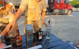 Phát hiện vụ vận chuyển rượu ngoại nhập lậu