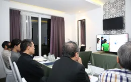 Ban giám khảo bàn luận sôi nổi khi chấm tác phẩm dự thi LHTHTQ lần thứ 39