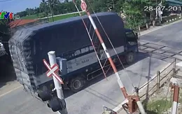 Nguy hiểm đường ngang đồng mức trên quốc lộ