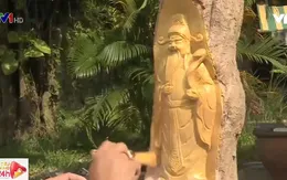 Khắc tượng trên cây sống