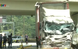 Brazil: Trực thăng rơi trúng xe tải