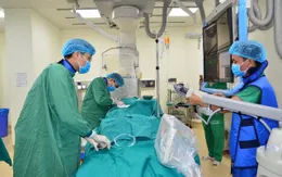 Nút động mạch phế quản, cứu sống bệnh nhân bị... ho máu sét đánh