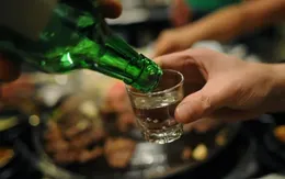 Cảnh báo nguy cơ ngộ độc rượu trong dịp lễ, Tết