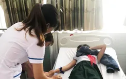Quảng Nam: 19 học sinh bị ngộ độc nghi do uống trà sữa