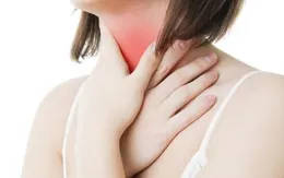 Cách đơn giản chữa đau họng khi chuyển mùa