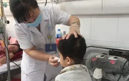 Cha mẹ "tẩy chay" vaccine, con 17 tháng mắc sởi