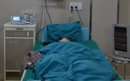 Xuyên đêm nối liền cánh tay gần đứt rời cho cô gái 31 tuổi