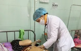 Nhân viên y tế hiến máu cứu sống bệnh nhân bị đờ tử cung sau đẻ