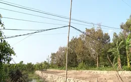 Nguy hiểm khi người dân tự cắm trụ điện sinh hoạt