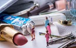 Ngỡ ngàng trước sức sáng tạo trong thế giới thu nhỏ từ những vật dụng thường ngày